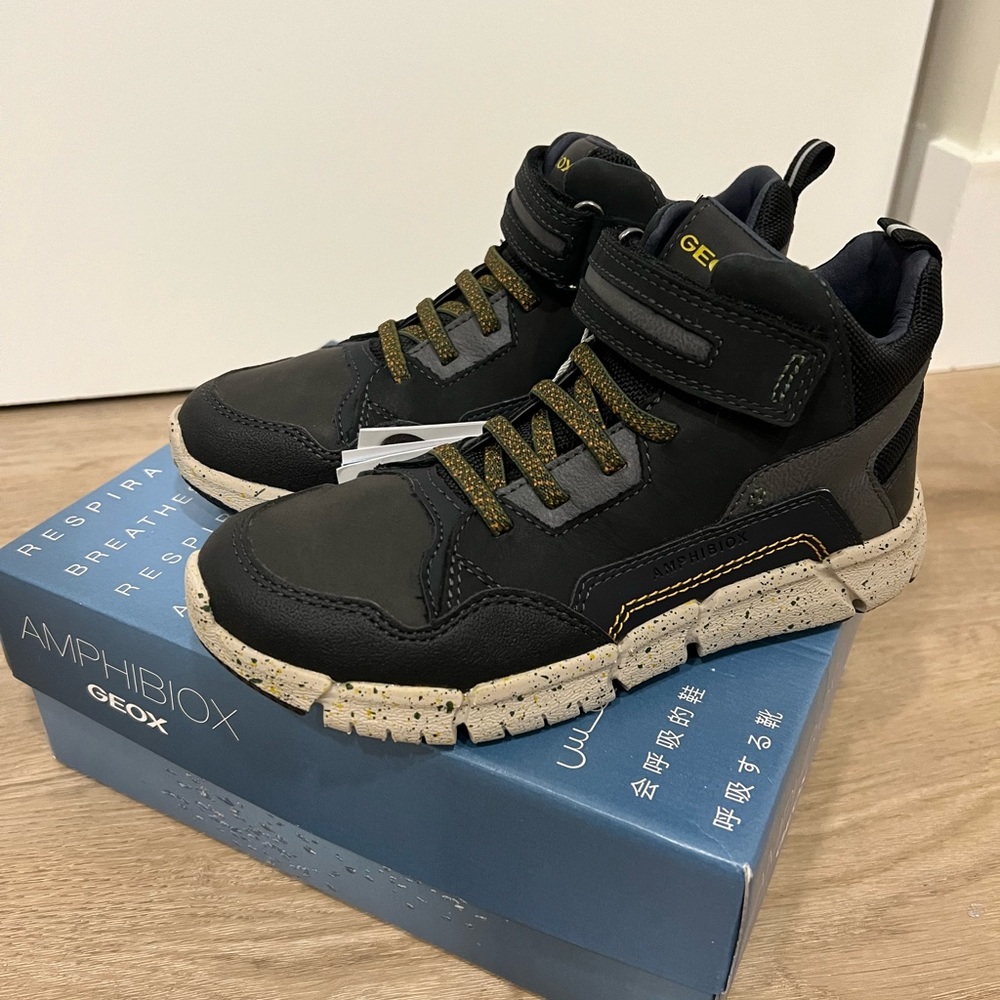 GEOX KIDS BOOTS (Size US 2)